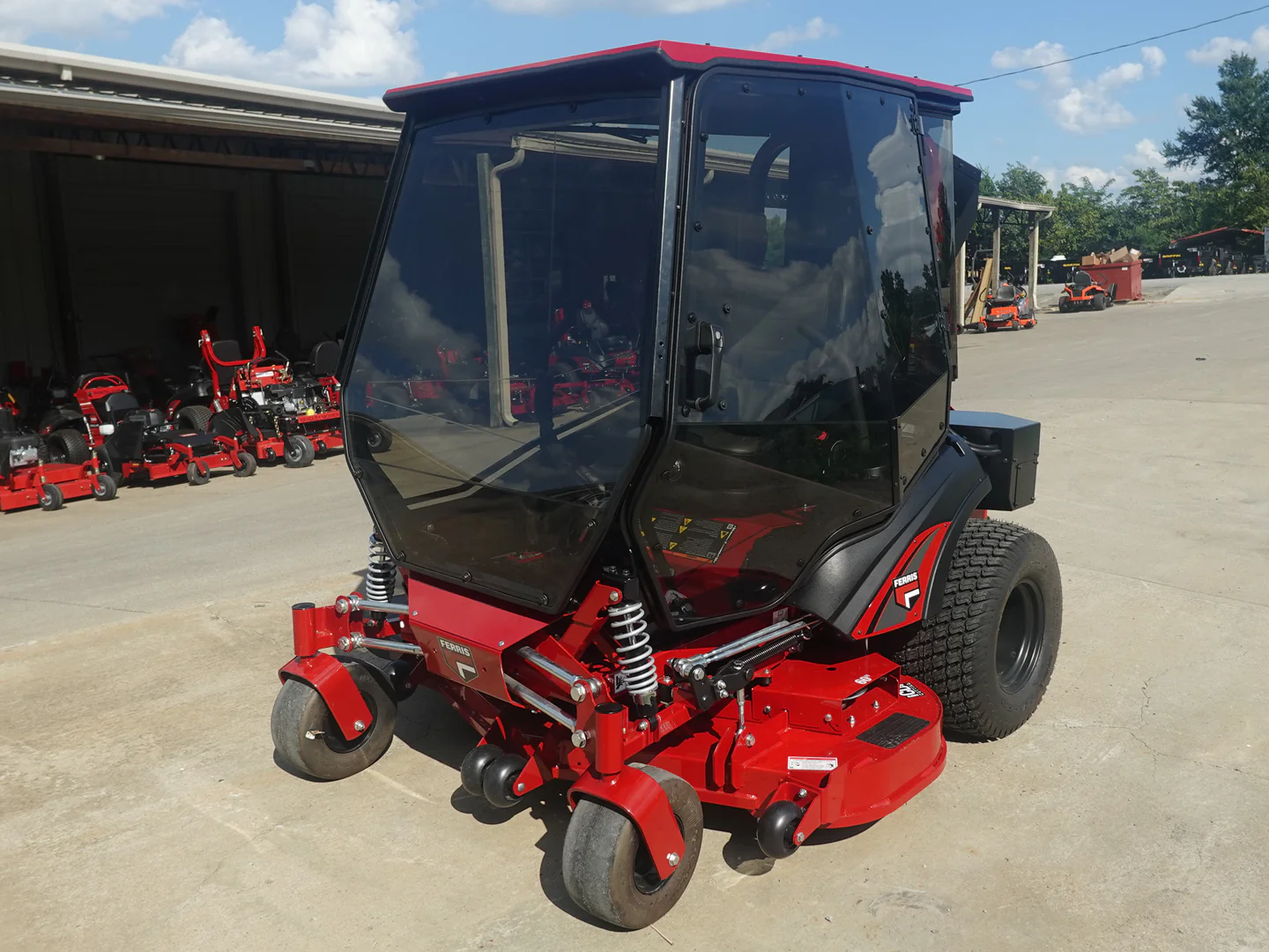 p24-i0.webp Ferris ISX3300 60″ Zero Turn Mower with Curtis Premium Air-Conditioned Cab - Image 1